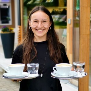 Bild zum Inhalt Café • Kavarna