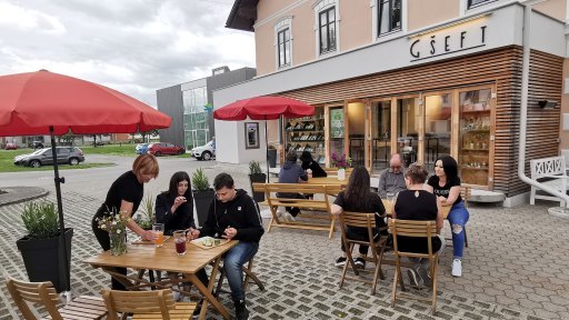 Bild zum Inhalt Café • Kavarna